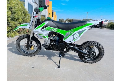 110cc Dirt Bike Trail Pit Bike Motor Electric Start Semi Auto Junior Bike Kid Green 110cc Dirt Bike Trail Pit Bike Motor Electric Start Semi Auto Junior Bike Kid Green