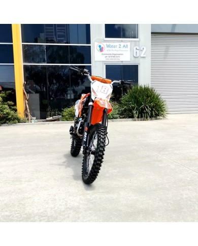 125CC PIT MOTOR DIRT BIKE TRAIL MOTOCROSS PRO KICK START 14/17 BIG WHEEL ORANGE 125CC PIT MOTOR DIRT BIKE TRAIL MOTOCROSS PRO KICK START 14/17 BIG WHEEL ORANGE