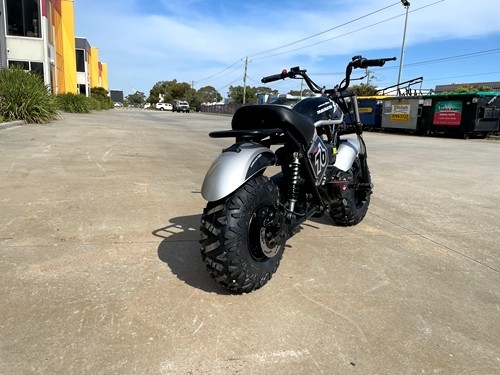 MB200 TrailMaster Hurricane 200X Mini Bike Coleman Full sized Kids Adults Bike BLACK