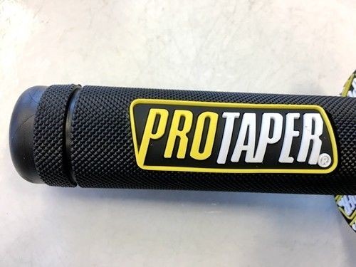 7/8'' 22mm Hand Grips Handle Bar Honda Yamaha Suzuki Kawasiki Motorcycle Yellow