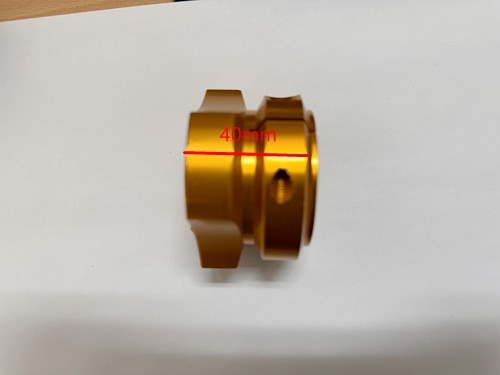 DISC Hub CARRIER HUB SPROCKET 40MM AXLE WITH 8MM KEYWAY 3 STUD KART TRIKE