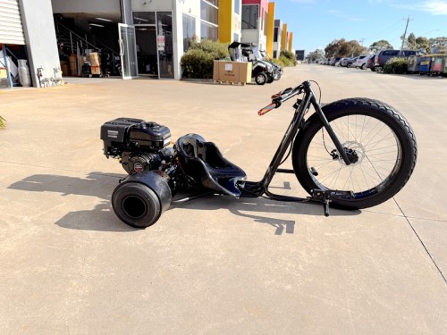 9HP 270cc Motorised Drift Trike Huffy Slider Fat Boy Go-Kart Fatboy DT4 Pull Starter+ E-Starter 9HP 270cc Motorised Drift Trike Huffy Slider Fat Boy Go-Kart Fatboy DT4 Pull Starter+ E-Starter
