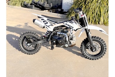 Bolt50 50cc Kids Dirt Bike 4-Stroke Electric Start Safe Easy Fun Off Road AUTO Bolt50 50cc Kids Dirt Bike 4-Stroke Electric Start Safe Easy Fun Off Road AUTO