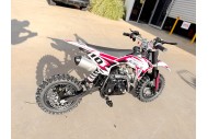 Bolt 50 50cc Kids Dirt Bike 4-Stroke Electric Start Safe Easy Fun Off Road AUTO RED